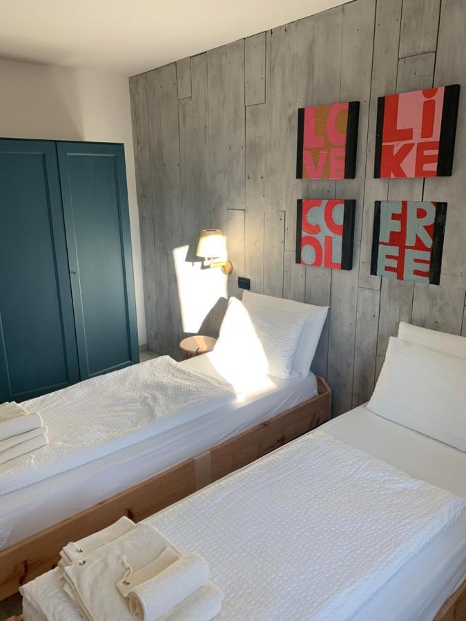Affittacamere Casa Ester บาเซลกา ดิ ปีเน ภายนอก รูปภาพ