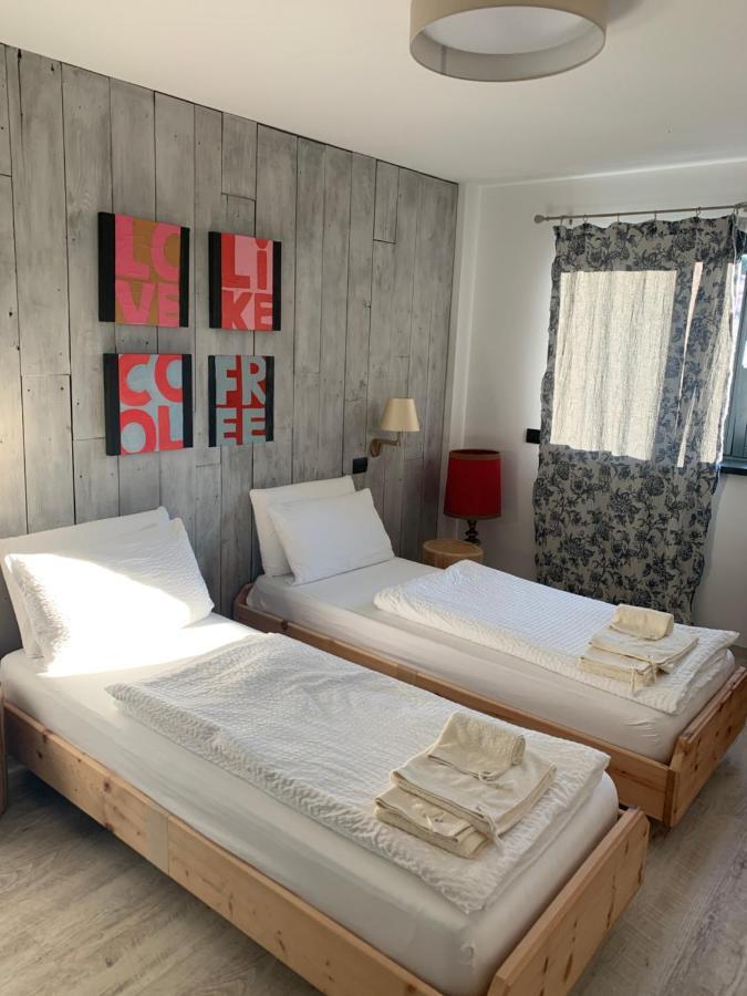 Affittacamere Casa Ester บาเซลกา ดิ ปีเน ภายนอก รูปภาพ